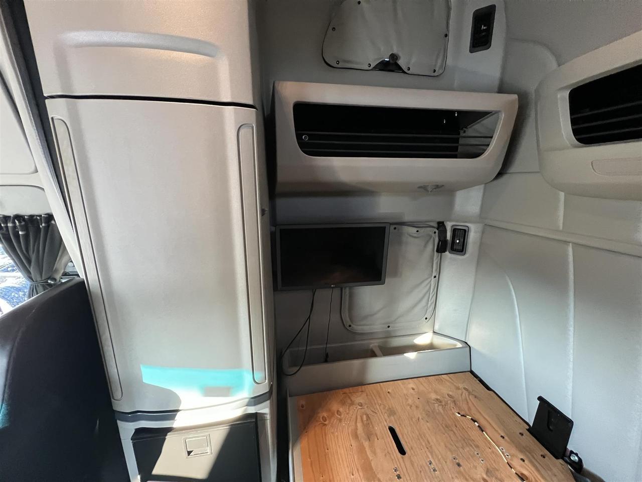 2024 Peterbilt 579 80" Ultraloft Eau Claire WI