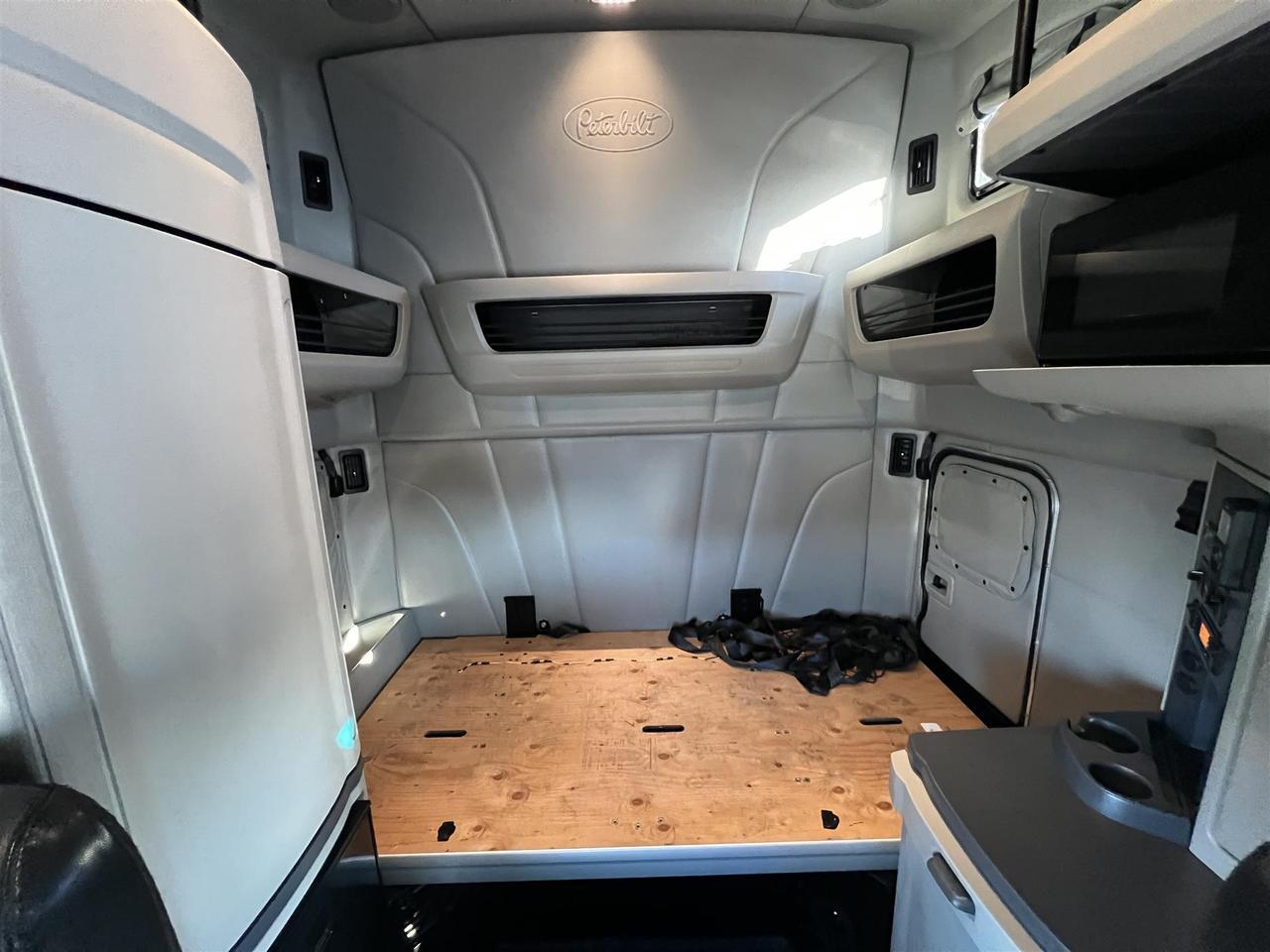 2024 Peterbilt 579 80" Ultraloft Eau Claire WI