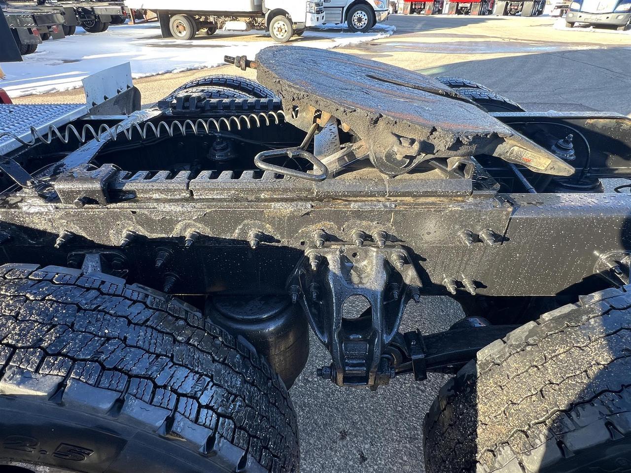 2024 Peterbilt 579 80" Ultraloft Eau Claire WI