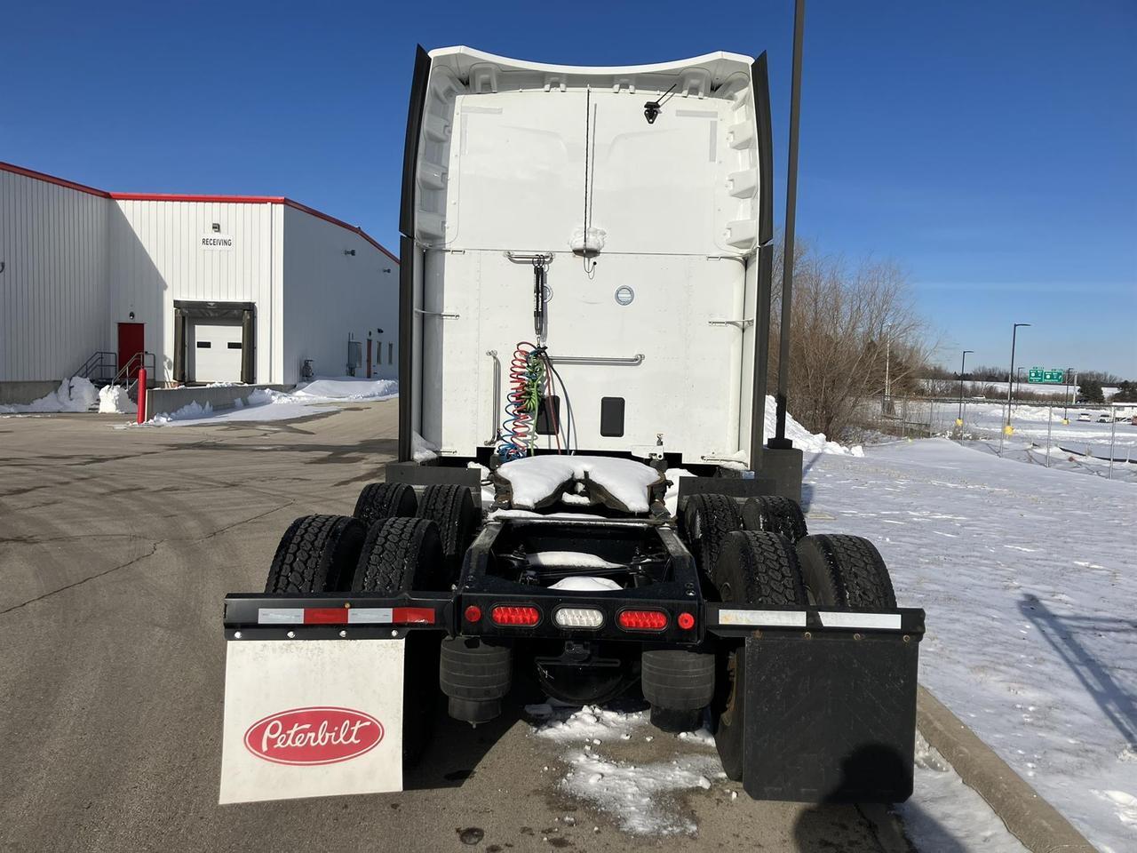 2024 Peterbilt 579 80" Ultraloft Rochester MN