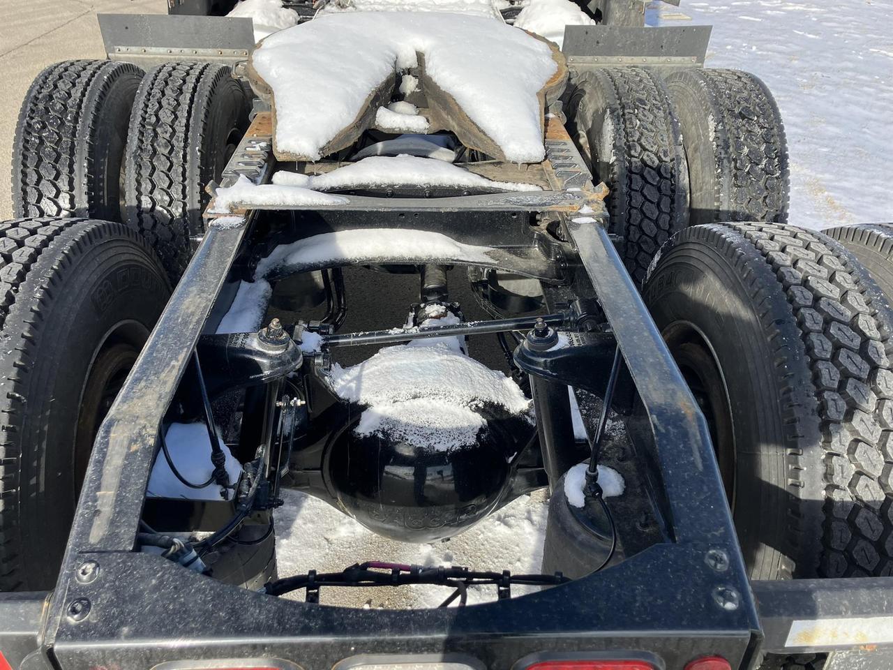 2024 Peterbilt 579 80" Ultraloft Rochester MN