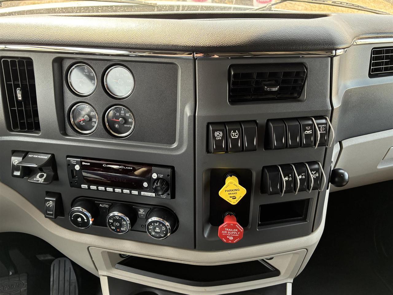 2024 Peterbilt 579 80" Ultraloft Rochester MN