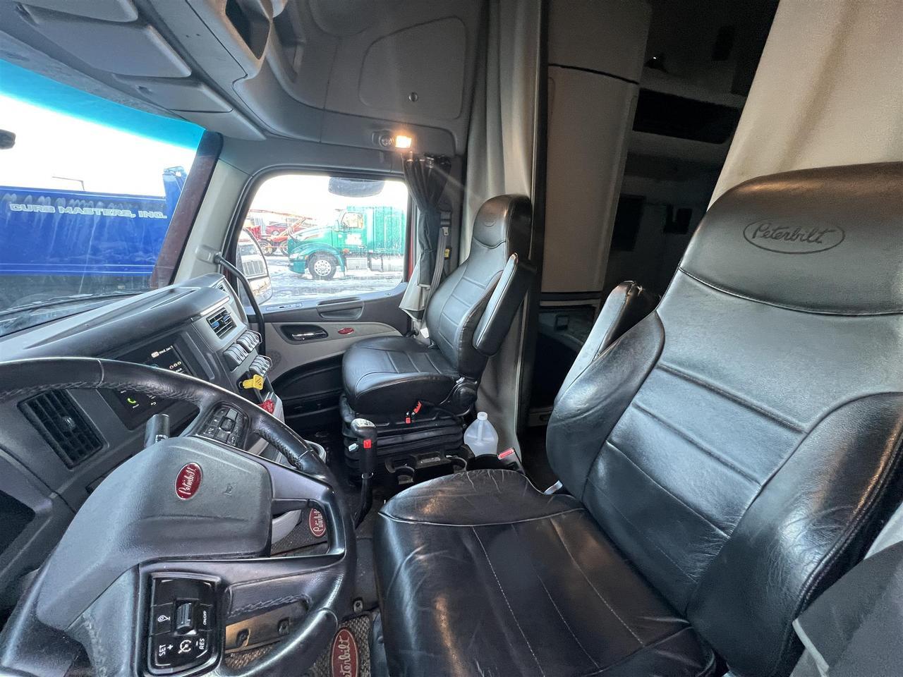 2024 Peterbilt 579 80" Ultraloft South St. Paul MN