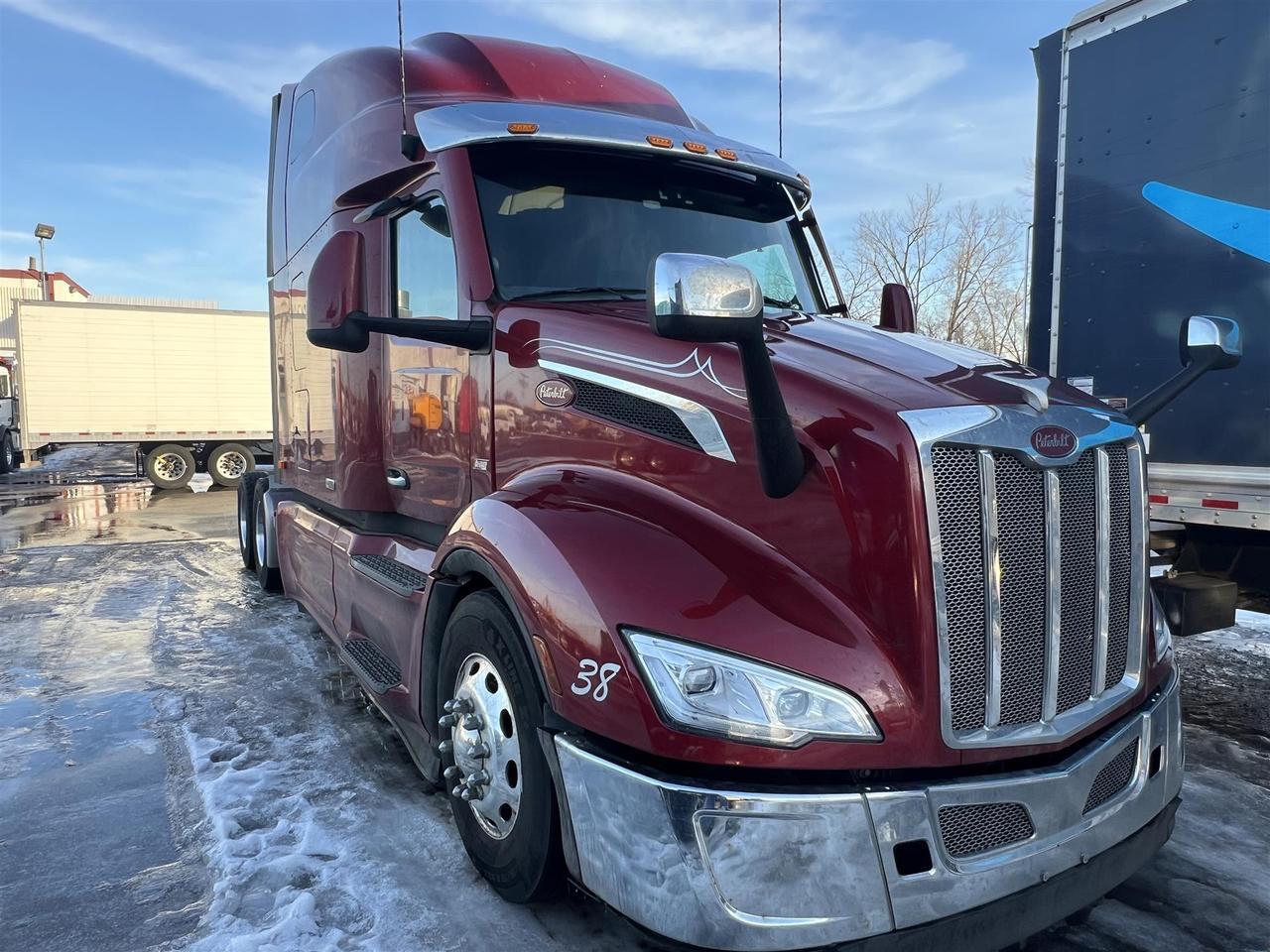 2024 Peterbilt 579 80" Ultraloft South St. Paul MN