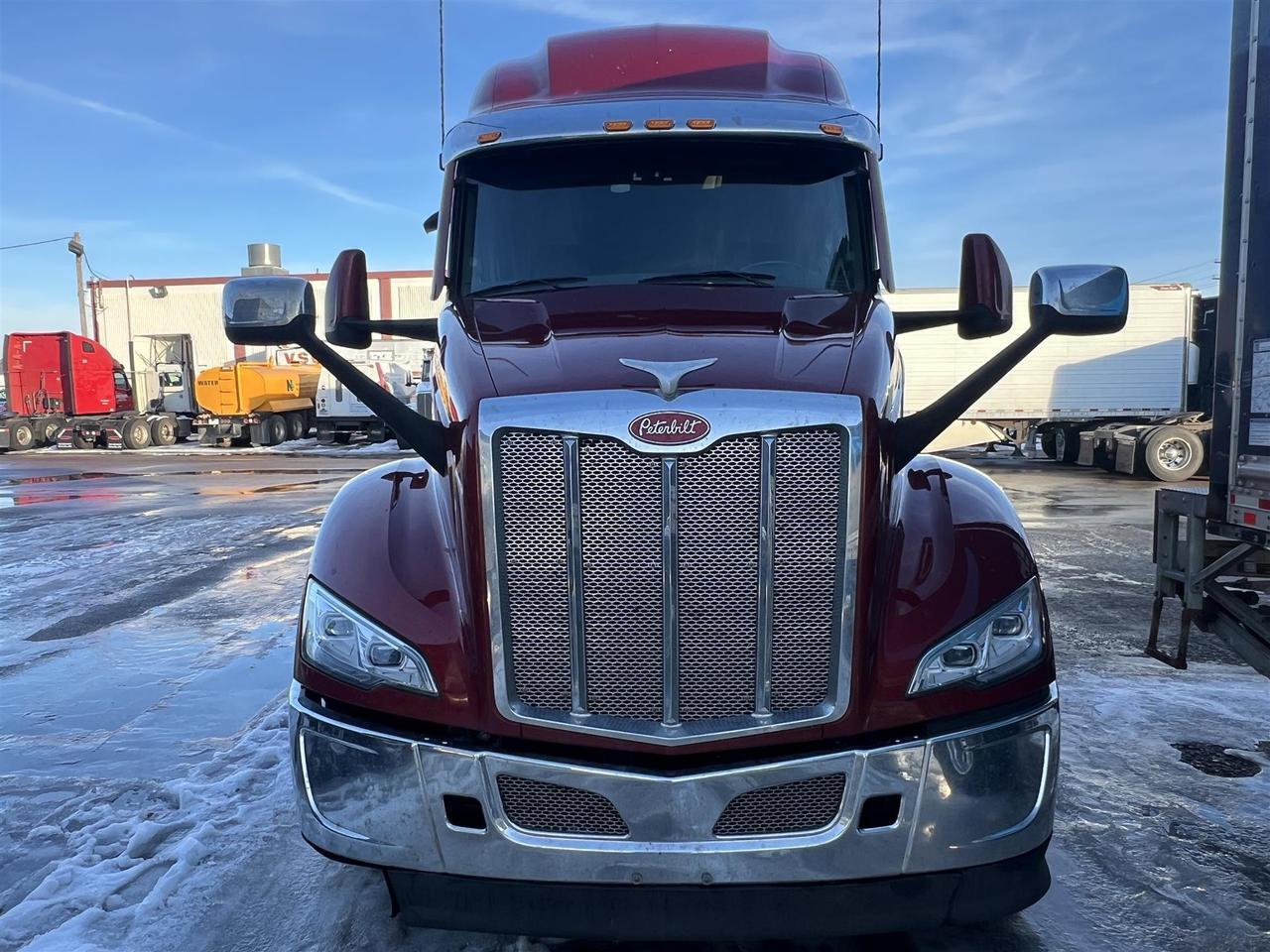 2024 Peterbilt 579 80" Ultraloft South St. Paul MN