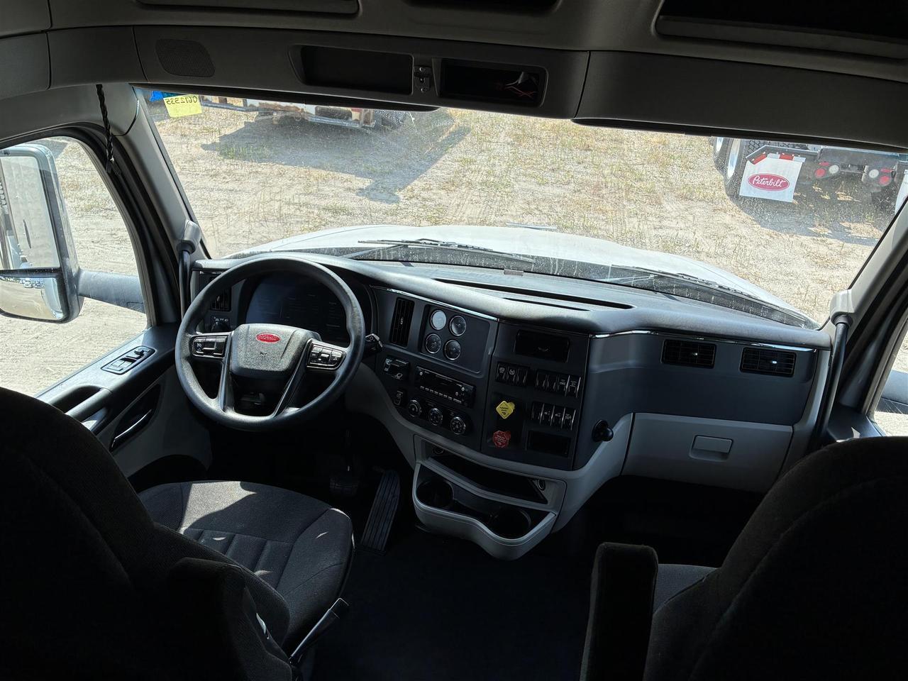 2024 Peterbilt 579 80" Ultraloft South St. Paul MN