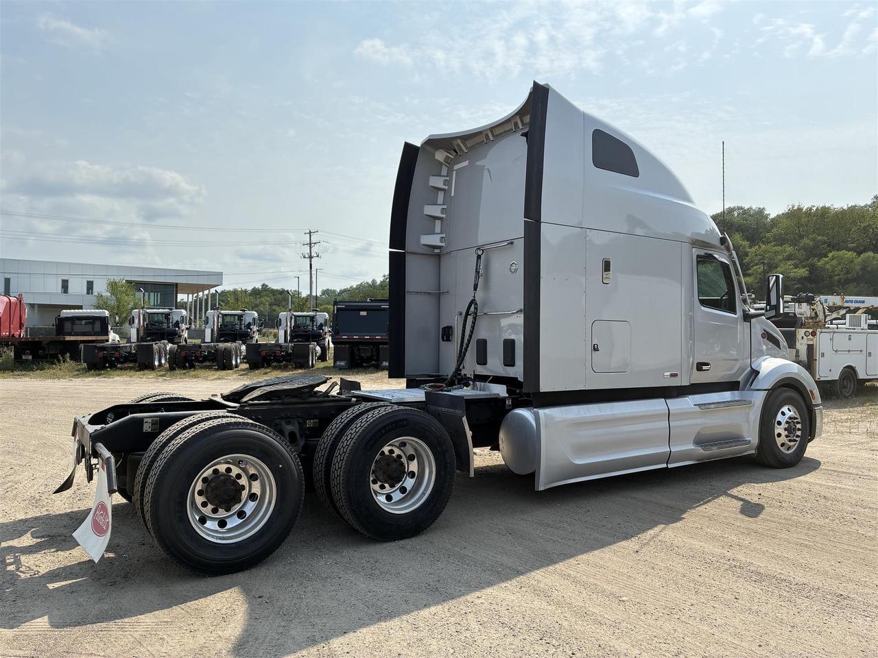 2024 Peterbilt 579 80" Ultraloft South St. Paul MN