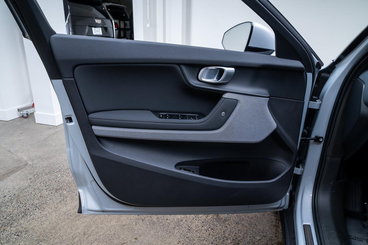 2024 Polestar 2 Long Range Dual Motor Adaptive Cruise/ Panoramic Roof Portland OR