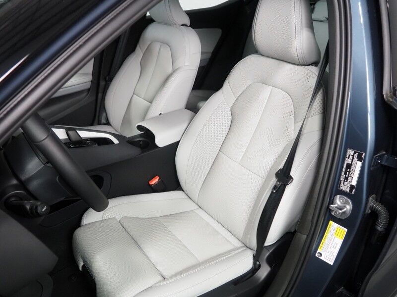 2024 Polestar 2 Long Range Dual Motor Plus AWD *PILOT PKG, NAVIGATION, ADAPTIVE CRUISE, SAFETY ALERTS, 360 VIEW CAMERAS, PANORAMA MOONROOF, NAPPA LEATHER, CLIMATE SEATS, HEATED STEERING, 20 INCH WHEELS, HARMAN/KARDON, WIRELESS CHARGING, ANDROID & APPLE Round Rock TX
