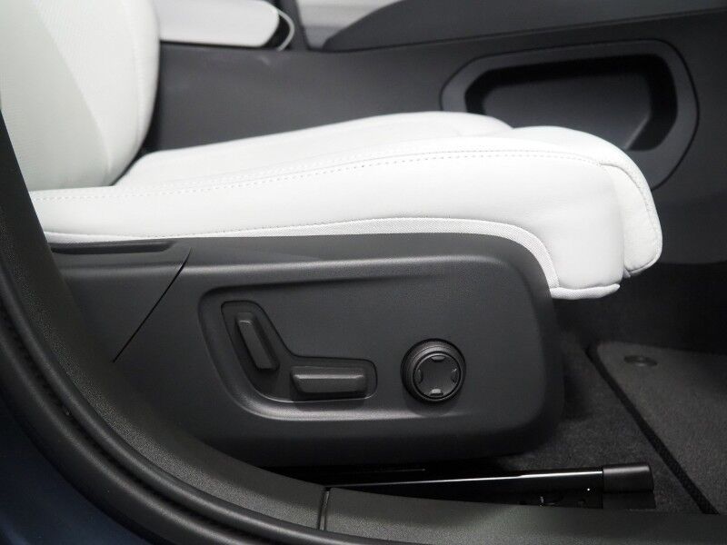 2024 Polestar 2 Long Range Dual Motor Plus AWD *PILOT PKG, NAVIGATION, ADAPTIVE CRUISE, SAFETY ALERTS, 360 VIEW CAMERAS, PANORAMA MOONROOF, NAPPA LEATHER, CLIMATE SEATS, HEATED STEERING, 20 INCH WHEELS, HARMAN/KARDON, WIRELESS CHARGING, ANDROID & APPLE Round Rock TX