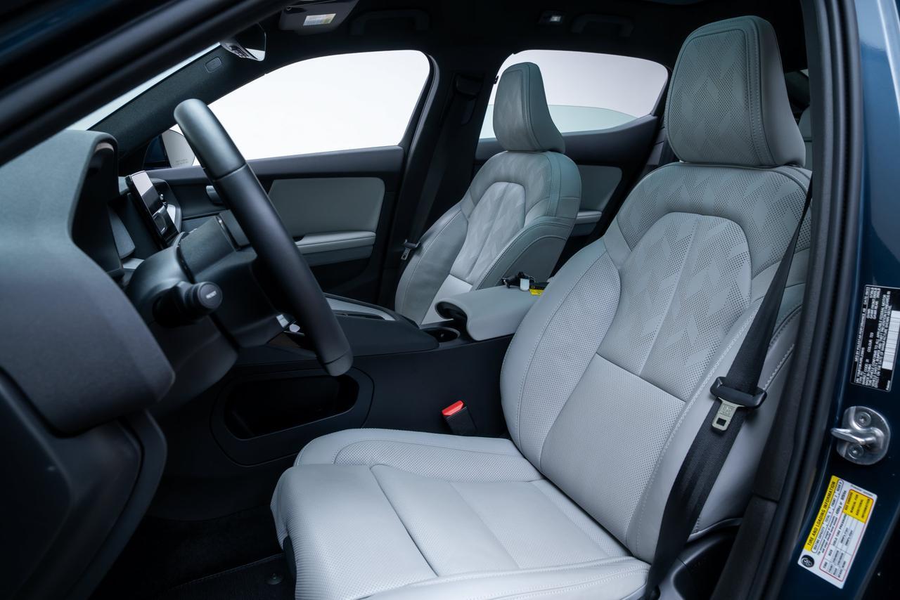 2024 Polestar 2 Long Range Dual Motor Ventilated Nappa Leather / Panoramic Roof Portland OR