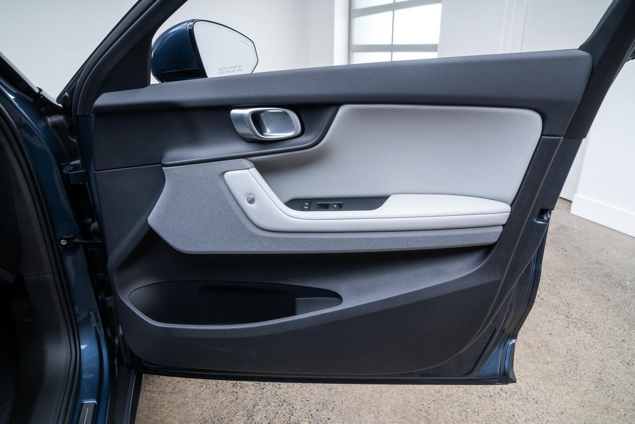 2024 Polestar 2 Long Range Dual Motor Ventilated Nappa Leather / Panoramic Roof Portland OR
