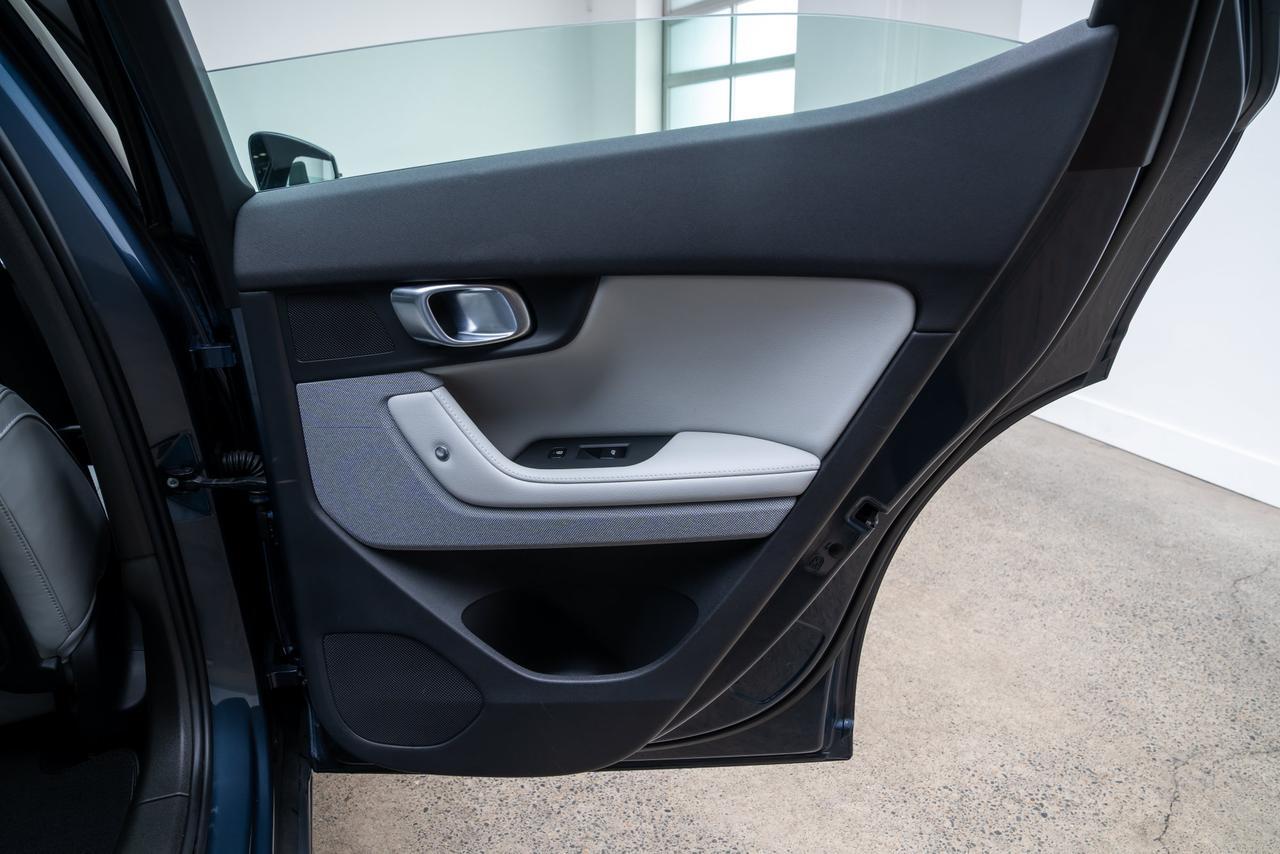 2024 Polestar 2 Long Range Dual Motor Ventilated Nappa Leather / Panoramic Roof Portland OR