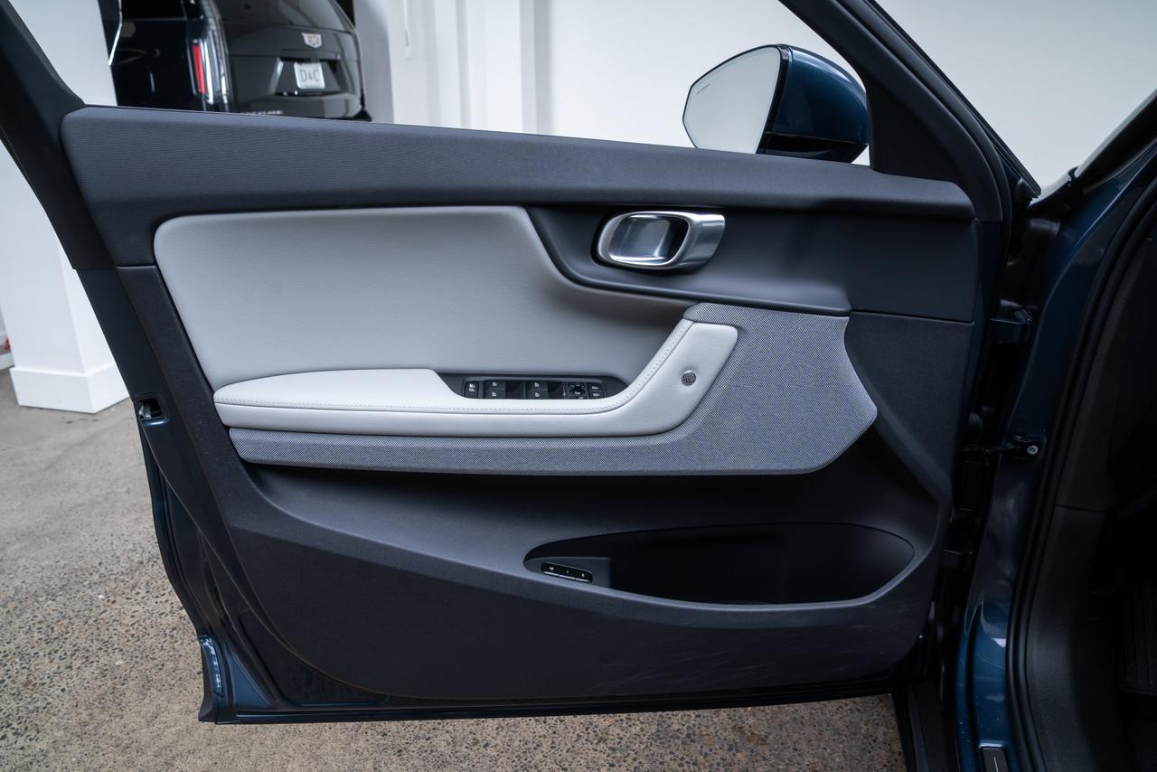 2024 Polestar 2 Long Range Dual Motor Ventilated Nappa Leather / Panoramic Roof Portland OR