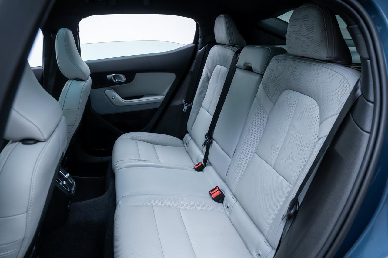 2024 Polestar 2 Long Range Dual Motor Ventilated Nappa Leather / Panoramic Roof Portland OR