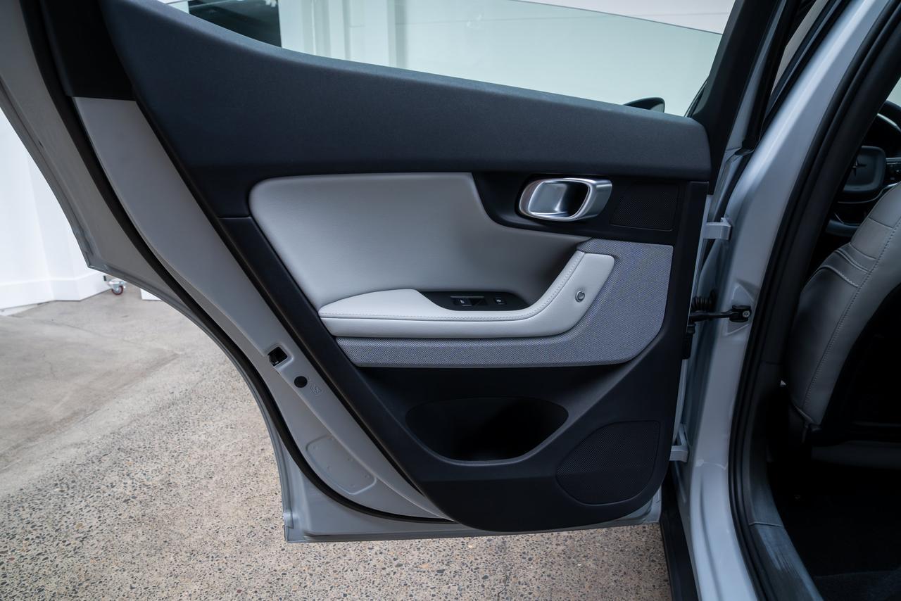 2024 Polestar 2 Long Range Dual Motor Ventilated Nappa Leather / Panoramic Roof Portland OR