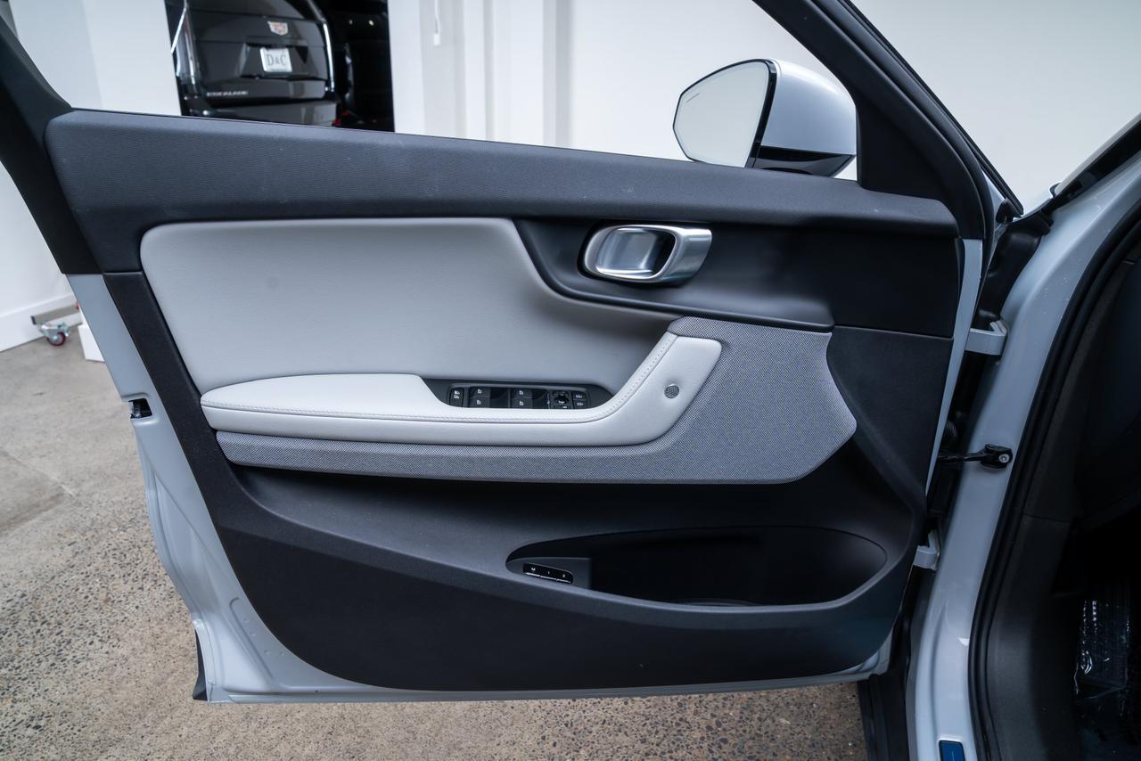 2024 Polestar 2 Long Range Dual Motor Ventilated Nappa Leather / Panoramic Roof Portland OR