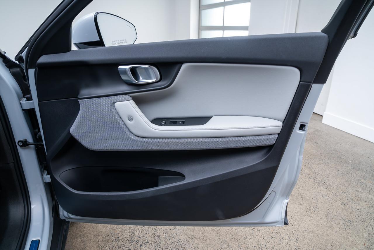 2024 Polestar 2 Long Range Dual Motor Ventilated Nappa Leather / Panoramic Roof Portland OR