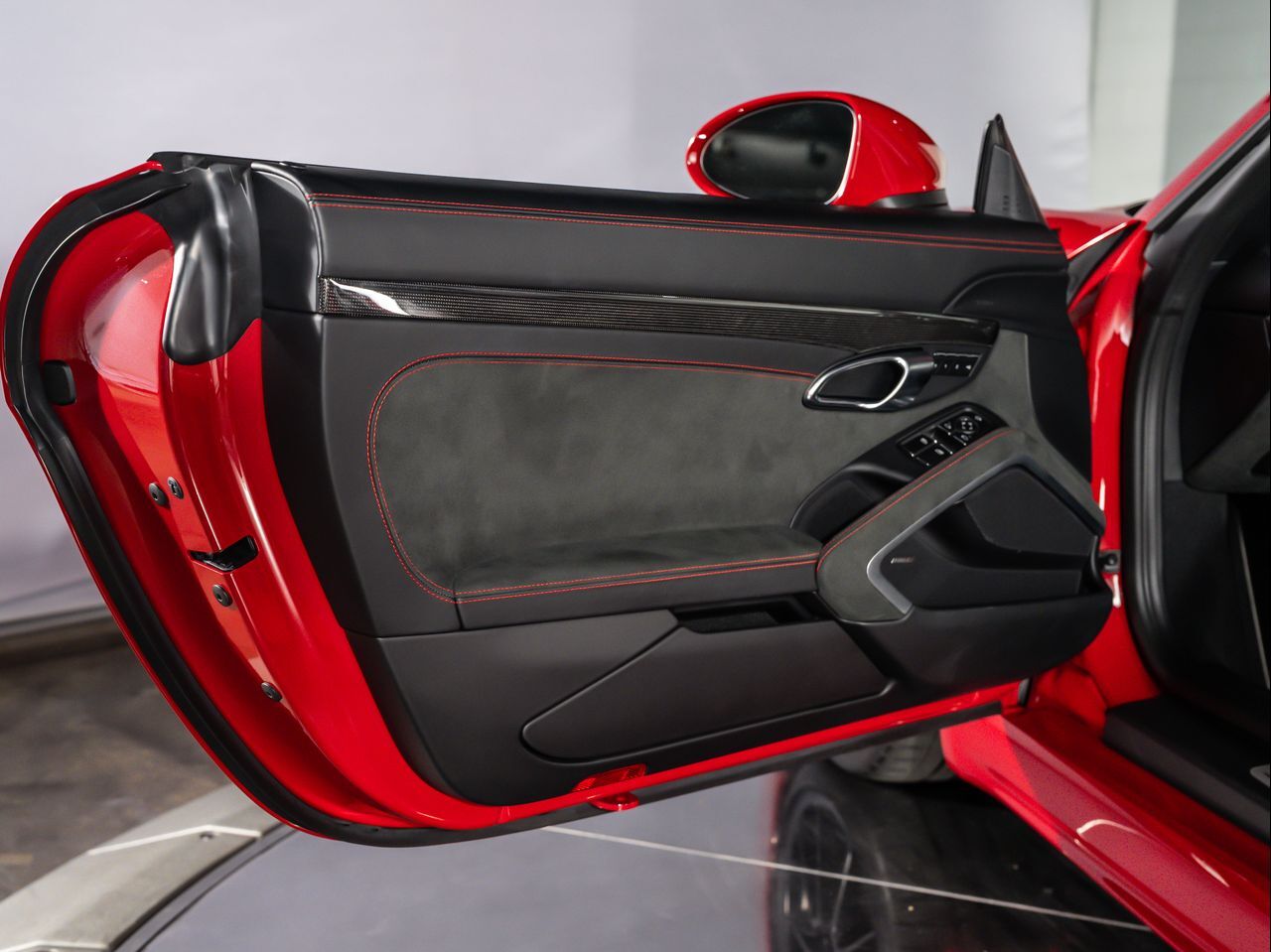 2024 Porsche 718 GTS - Photo 32