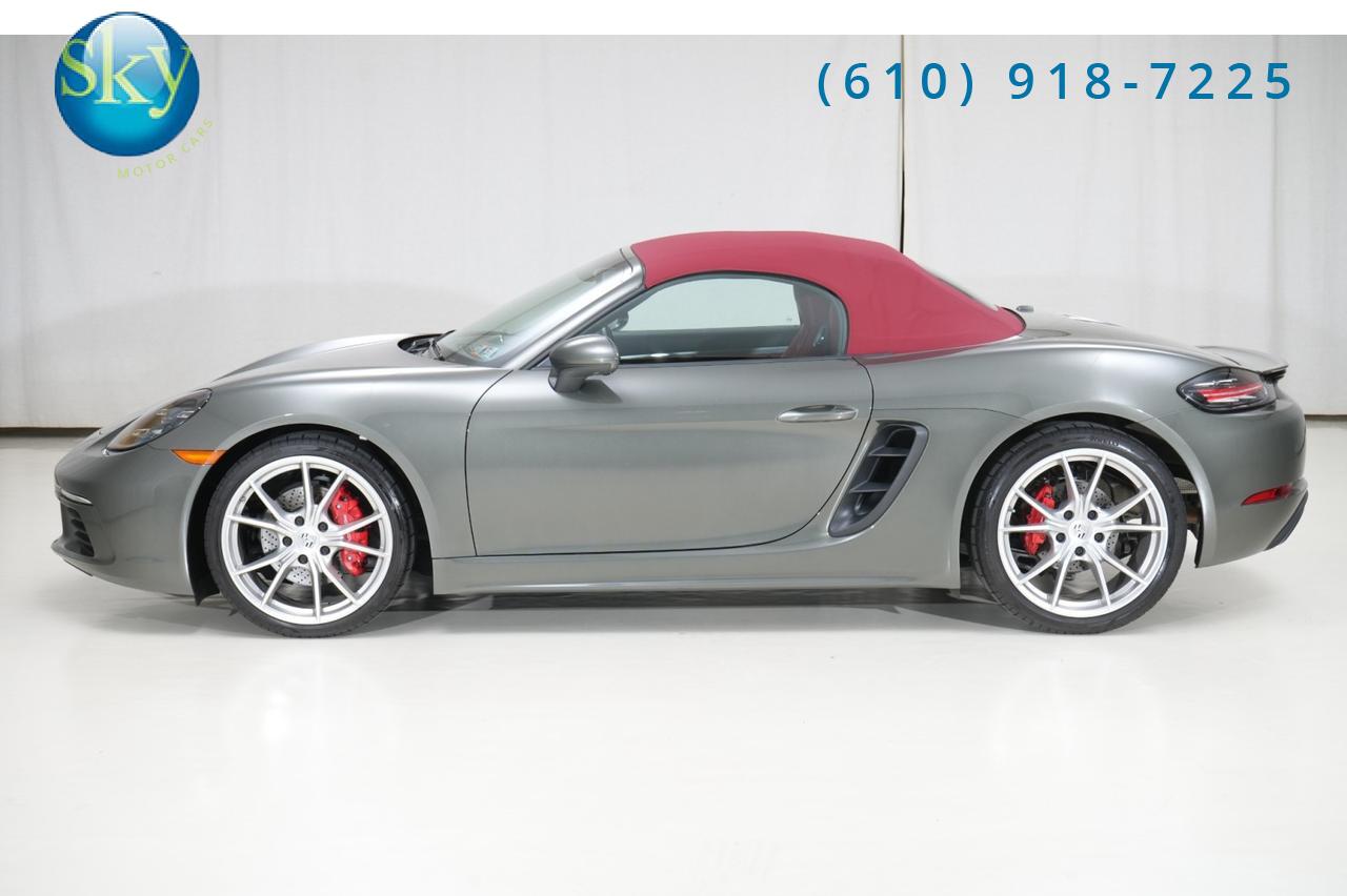 2024 Porsche 718 Boxster S