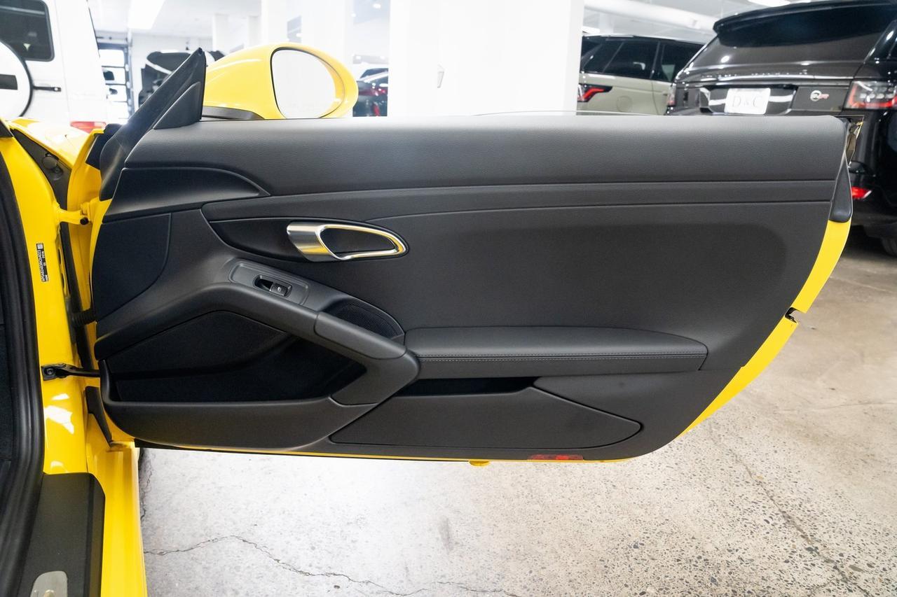 2024 Porsche 718 Cayman S 1 Owner Heated Seats Sport Chrono Package Portland OR