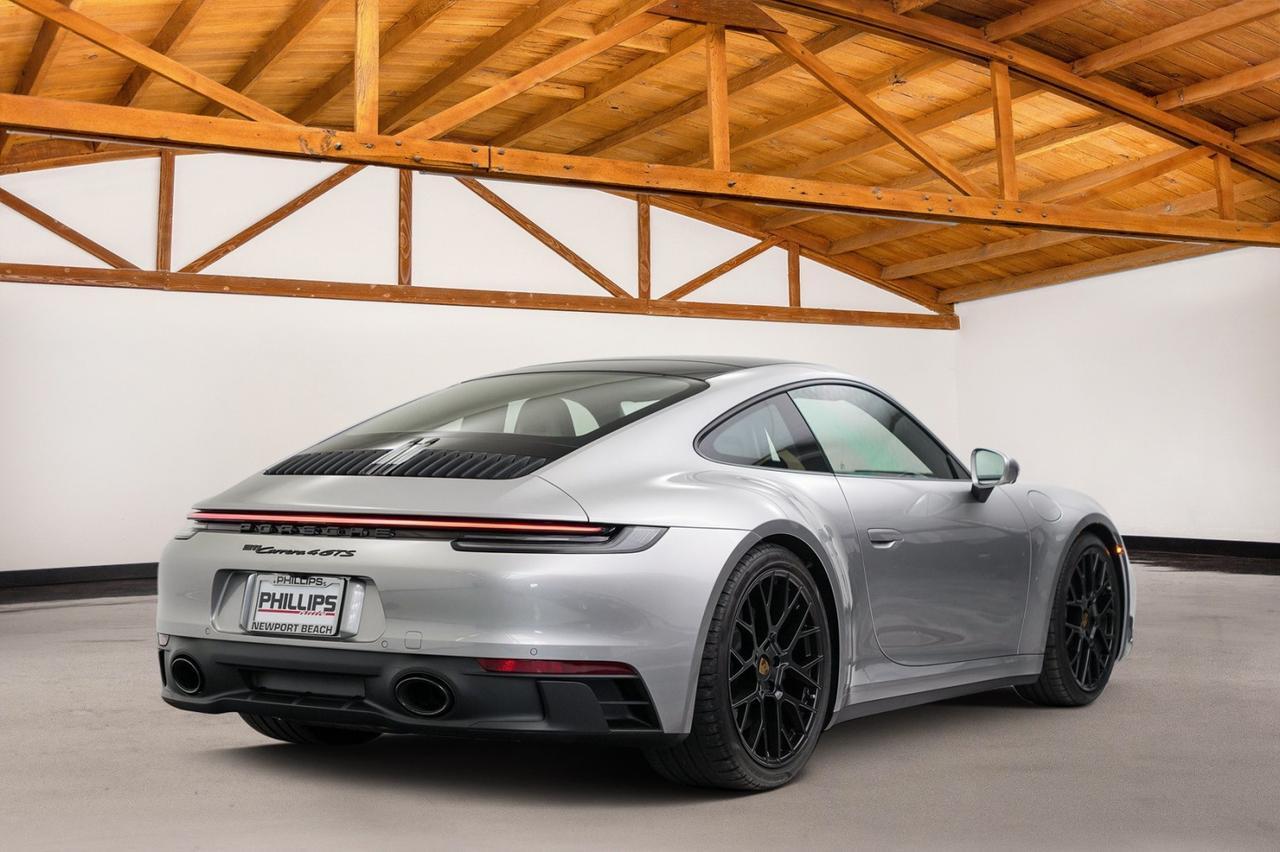 2024 Porsche 911 4 GTS photo 5