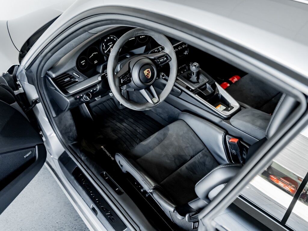 2024 Porsche 911 4S 4 GTS photo 4