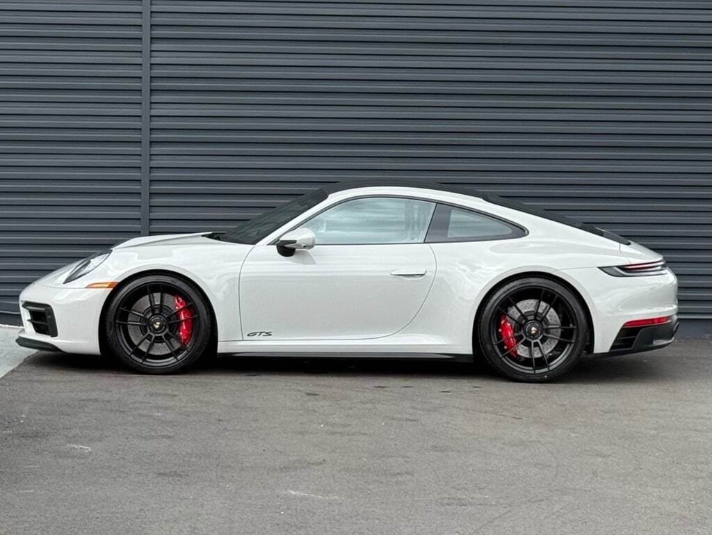 2024 Porsche 911 Carrera GTS