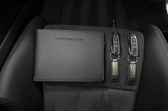 2024 Porsche 911 Carrera T Coupe *ONLY 2,000 MILES* *MANUAL TRANSMISSION* *CARBON BUCKET SEATS* *CARBON ROOF* San Diego CA