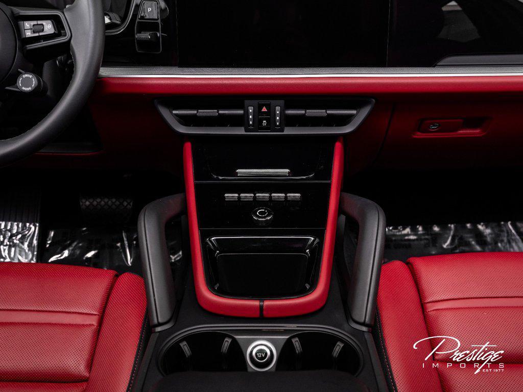 2024 Porsche Cayenne . North Miami Beach FL