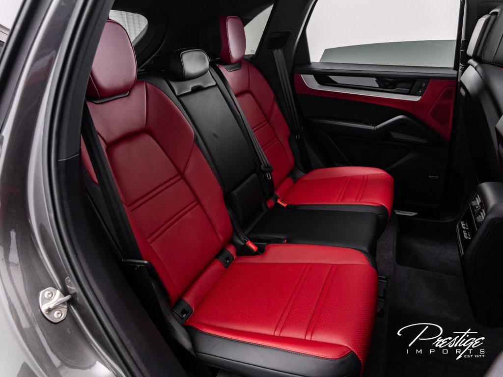 2024 Porsche Cayenne . North Miami Beach FL