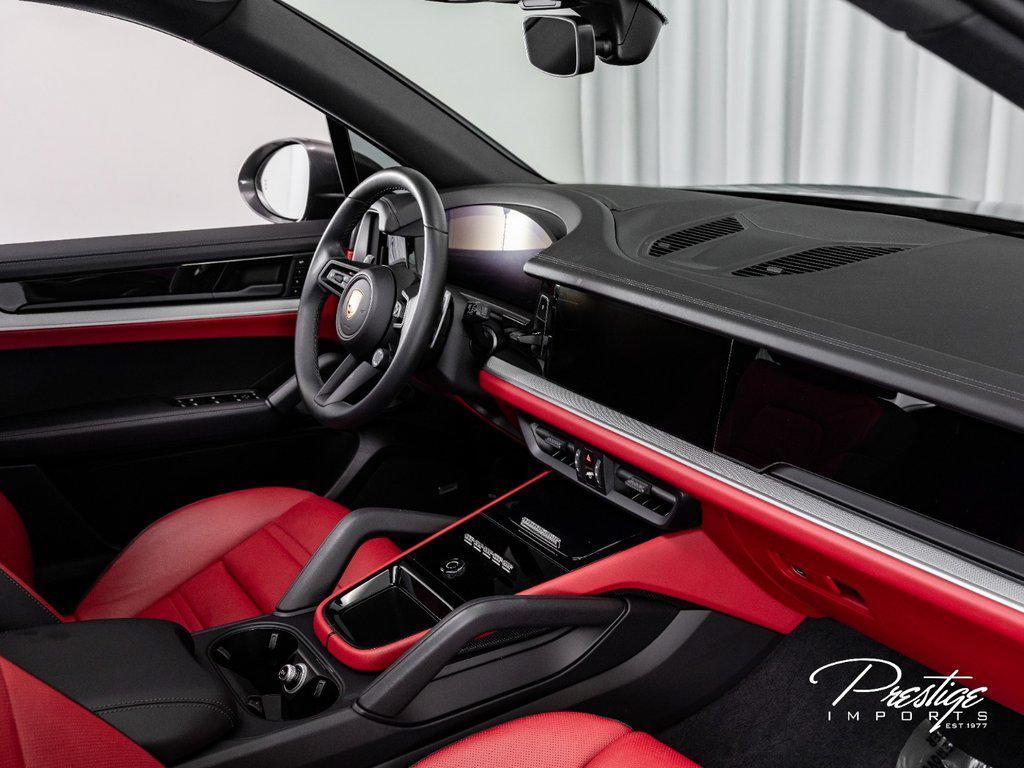 2024 Porsche Cayenne . North Miami Beach FL