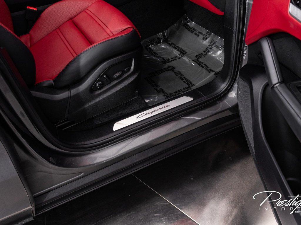 2024 Porsche Cayenne . North Miami Beach FL