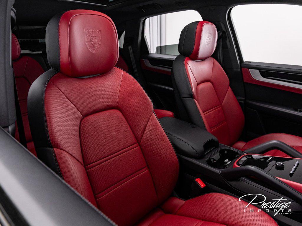 2024 Porsche Cayenne . North Miami Beach FL