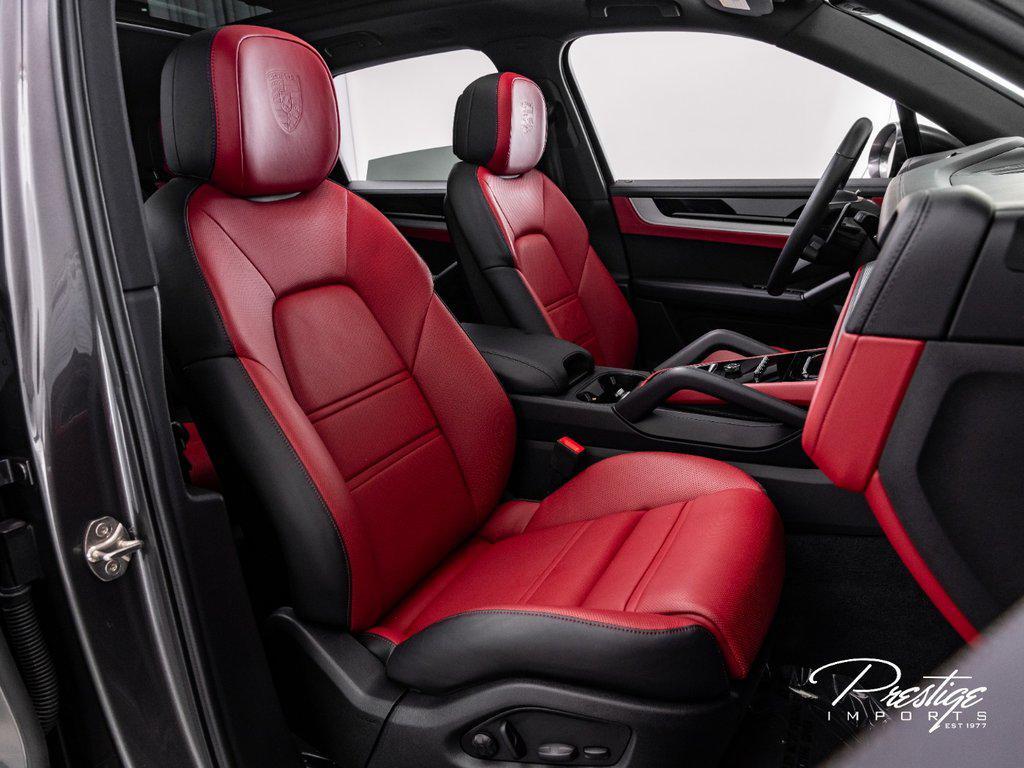 2024 Porsche Cayenne . North Miami Beach FL