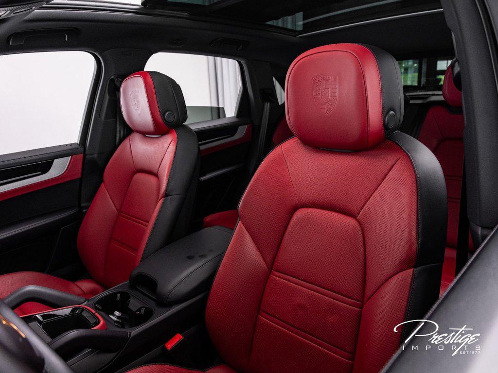 2024 Porsche Cayenne . North Miami Beach FL