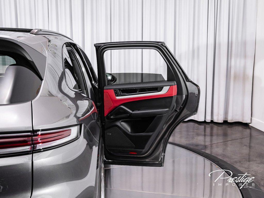 2024 Porsche Cayenne . North Miami Beach FL