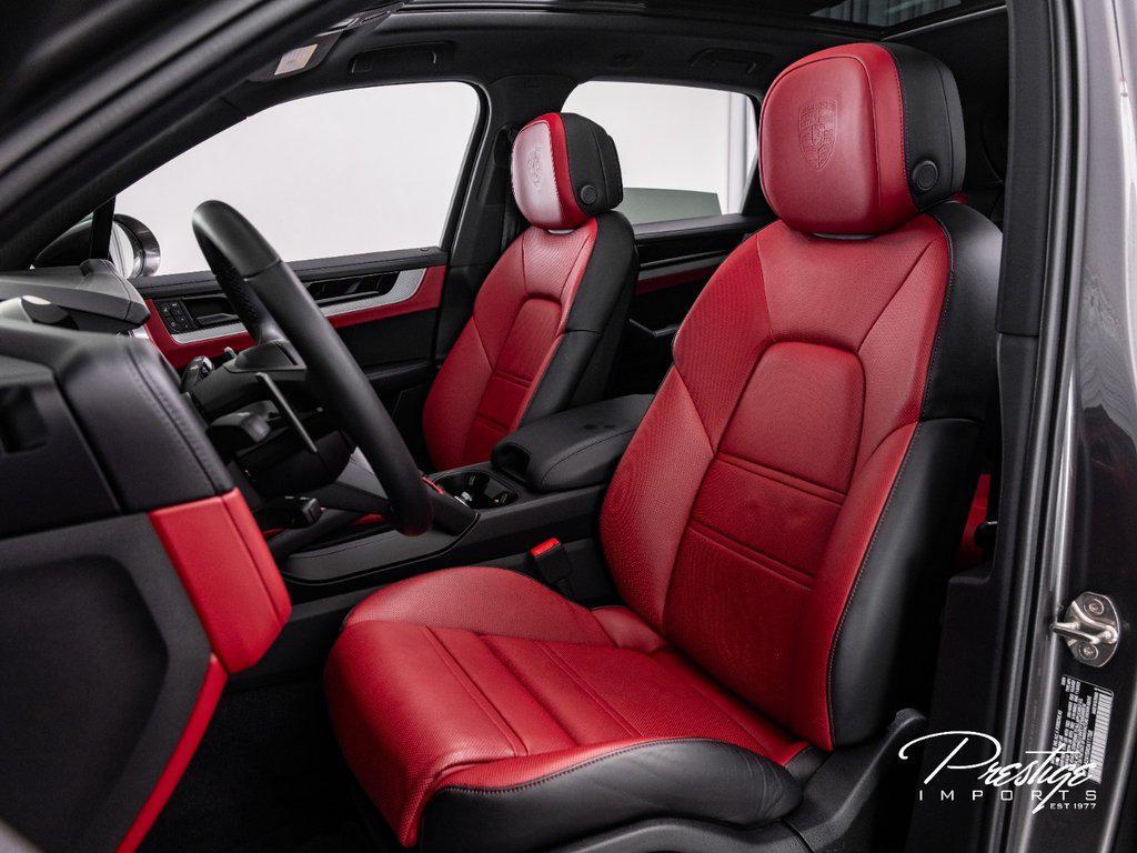 2024 Porsche Cayenne . North Miami Beach FL