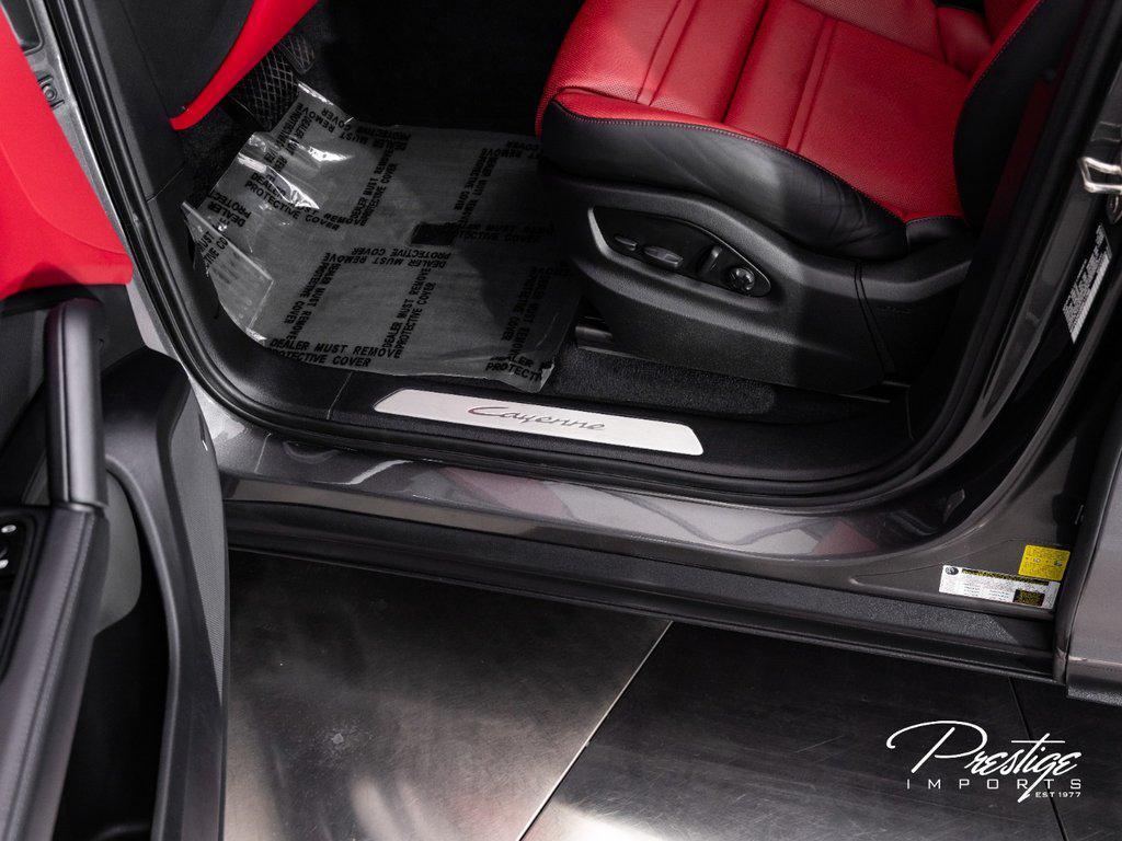 2024 Porsche Cayenne . North Miami Beach FL