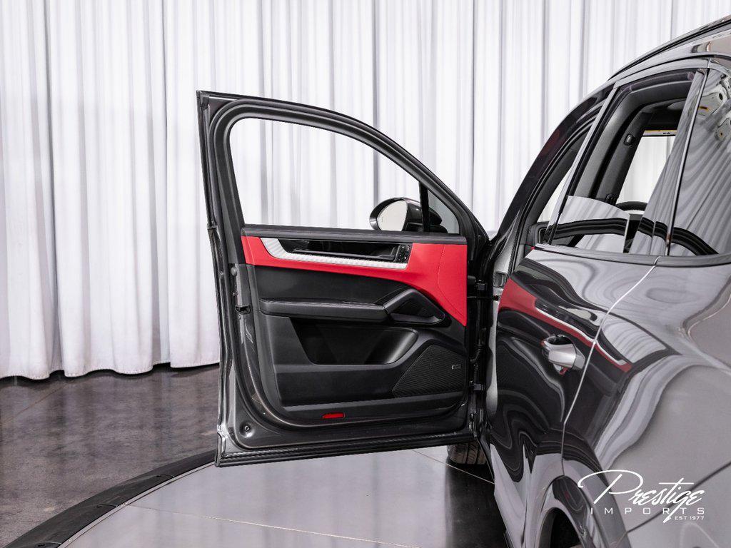 2024 Porsche Cayenne . North Miami Beach FL