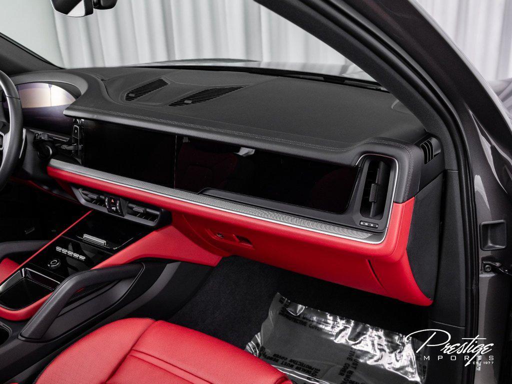 2024 Porsche Cayenne . North Miami Beach FL