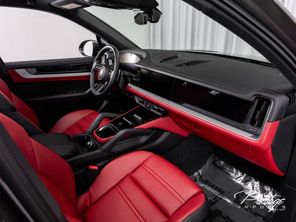 2024 Porsche Cayenne . North Miami Beach FL