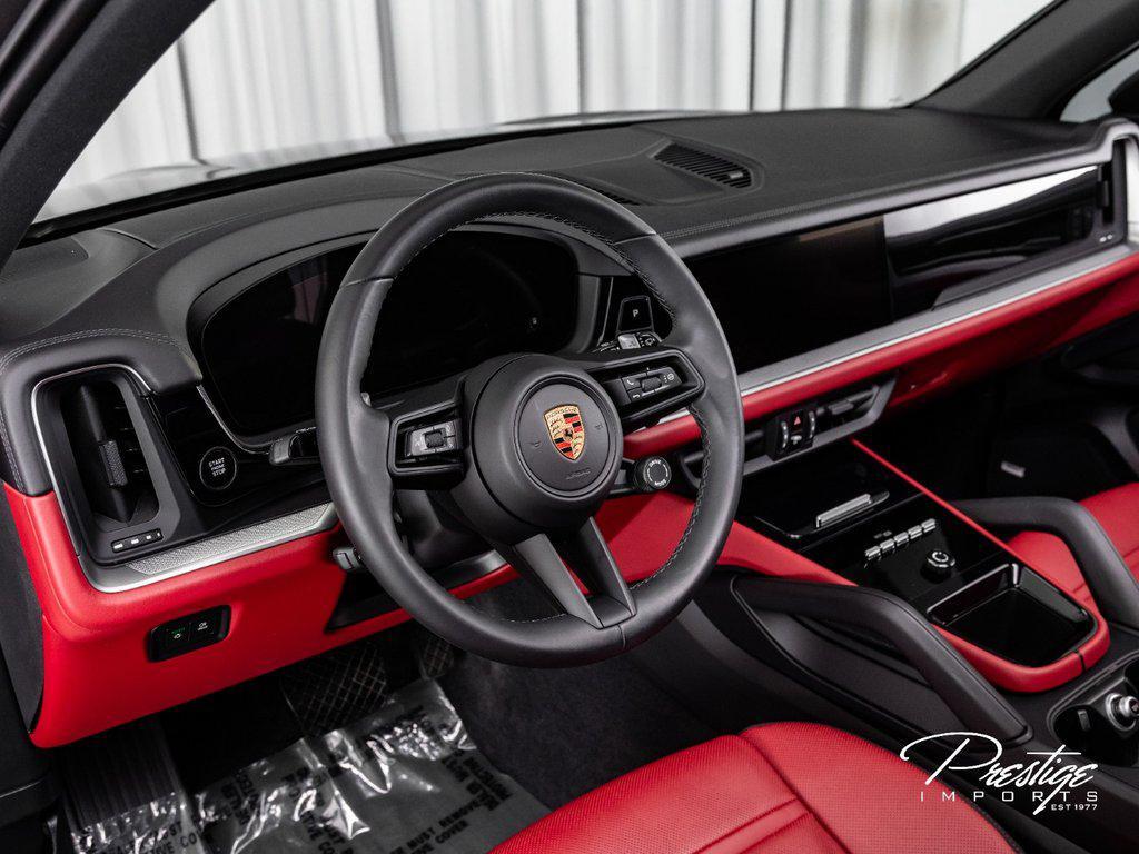 2024 Porsche Cayenne . North Miami Beach FL