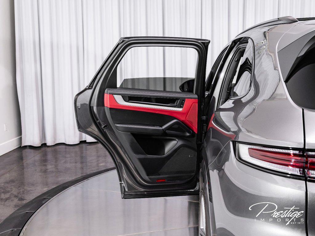 2024 Porsche Cayenne . North Miami Beach FL