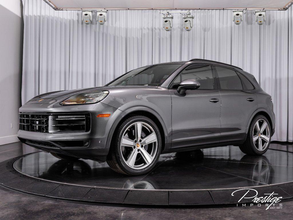 2024 Porsche Cayenne . North Miami Beach FL