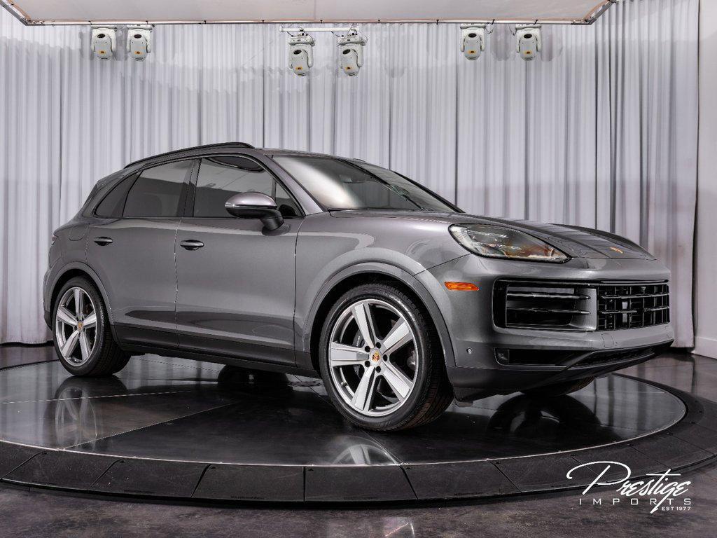 2024 Porsche Cayenne . North Miami Beach FL