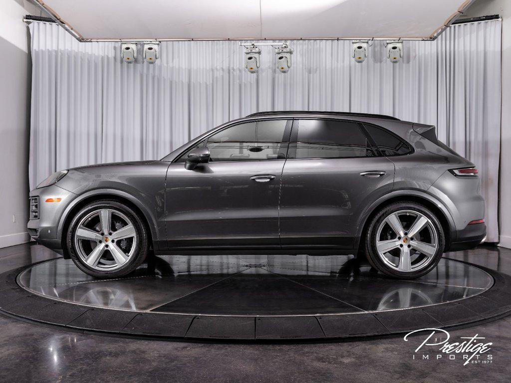 2024 Porsche Cayenne . North Miami Beach FL