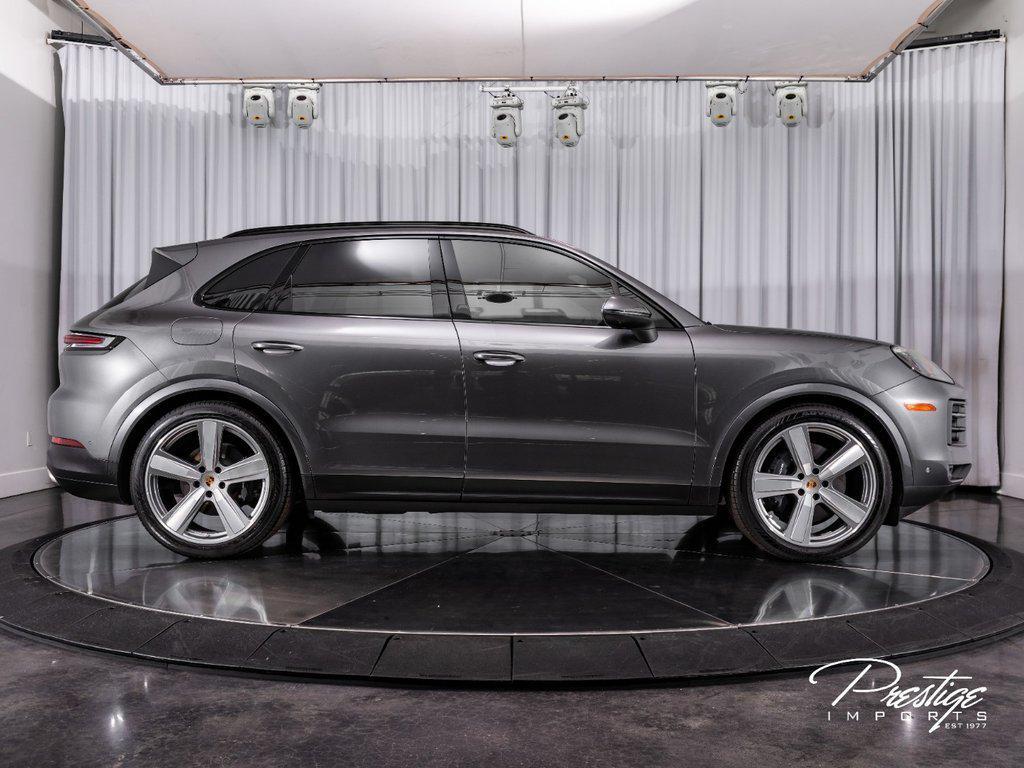 2024 Porsche Cayenne . North Miami Beach FL