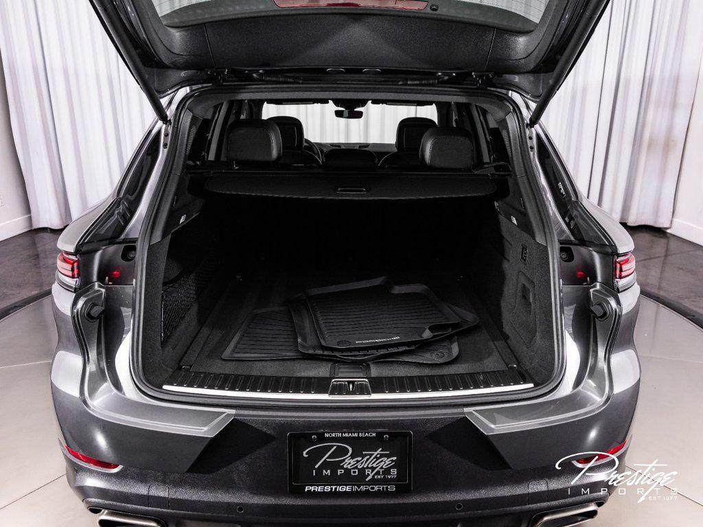 2024 Porsche Cayenne . North Miami Beach FL