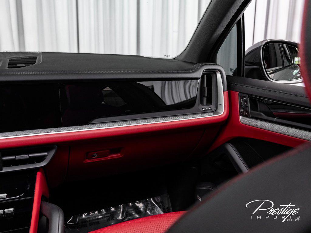 2024 Porsche Cayenne . North Miami Beach FL